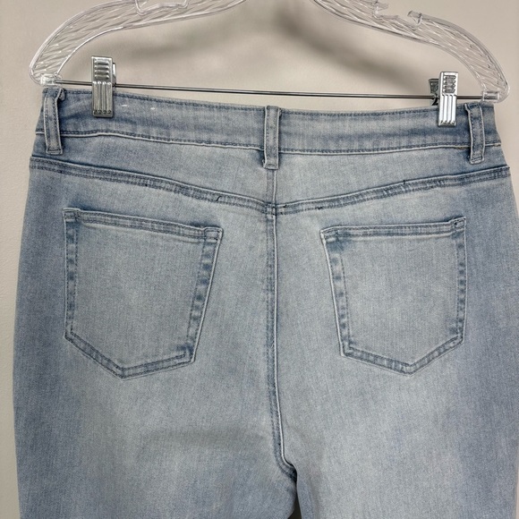 J. McLaughlin Light Wash Straight Leg Jeans Size 10 - Picture 5 of 7